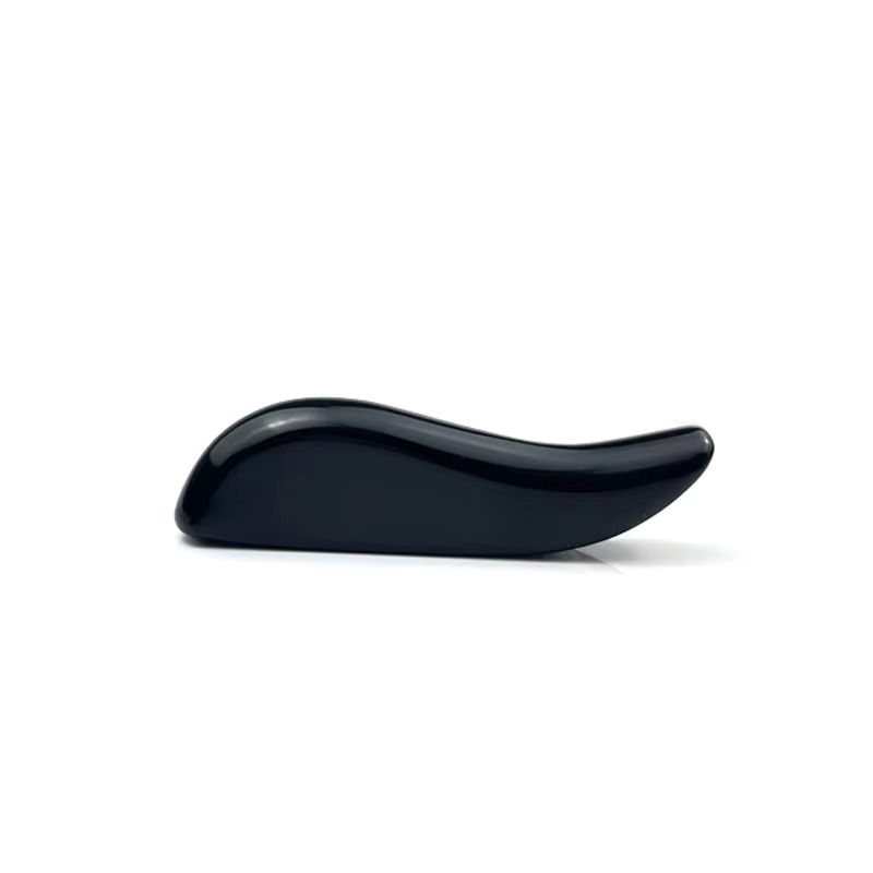 Obsidian Gua Sha Tool Curved Q - огляд і ціна Skincare Queen